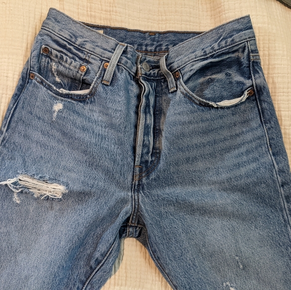 Levi's Premium Distressed 501 26 - Picture 2 of 7